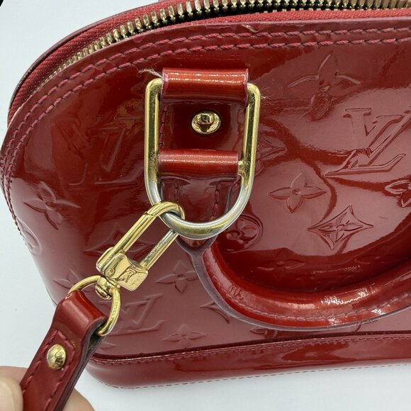 Louis Vuitton Red Alma BB - Vernis Leather. 2013 vintage! - Picture 2 of 13